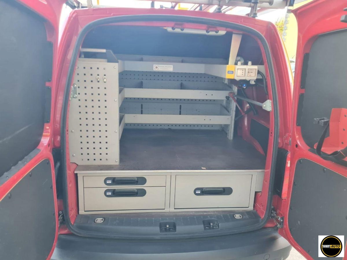 Volkswagen Caddy 2.0 TDI 122 CV 4MOTION Comfortline (15)