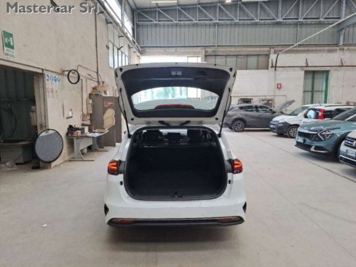 Kia Ceed Sport Wagon 1.6 CRDi 136 CV MHEV SW Business (10)