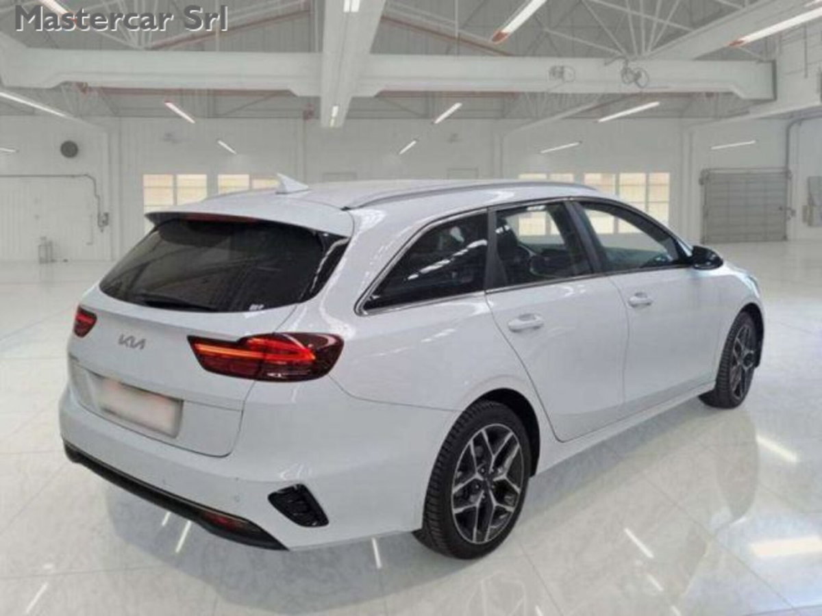 Kia Ceed Sport Wagon 1.6 CRDi 136 CV MHEV SW Business (4)