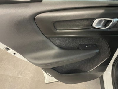 Volvo XC40 D3 AWD R-design (13)
