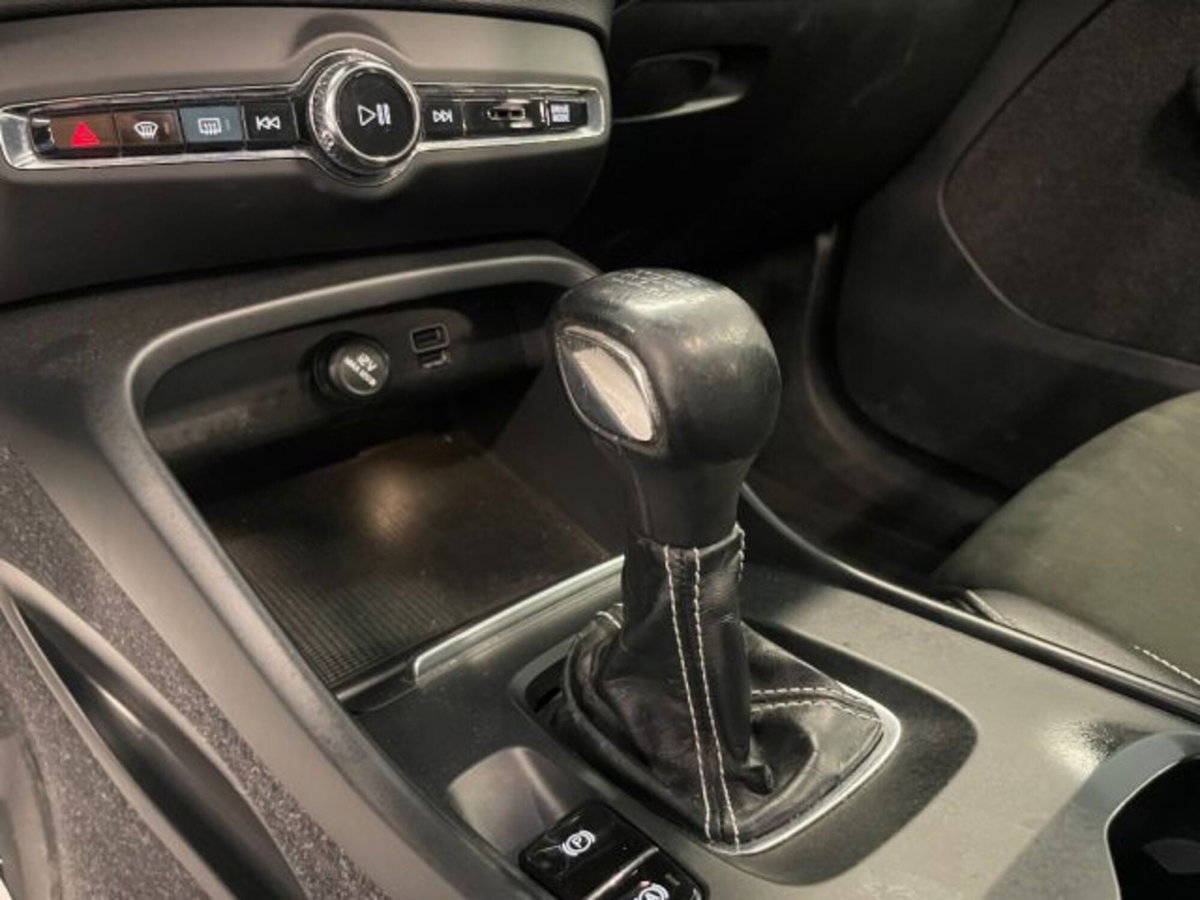 Volvo XC40 D3 AWD R-design (14)