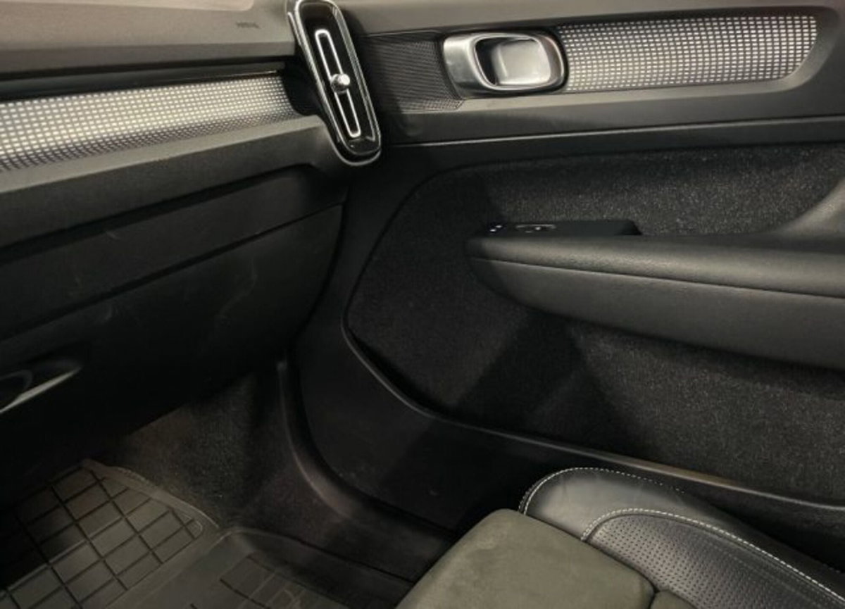 Volvo XC40 D3 AWD R-design (18)