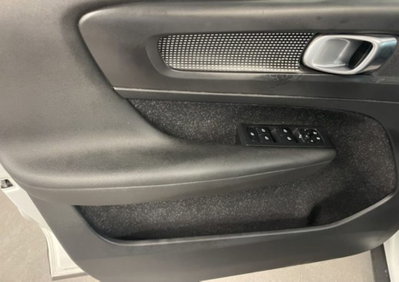 Volvo XC40 D3 AWD R-design (8)