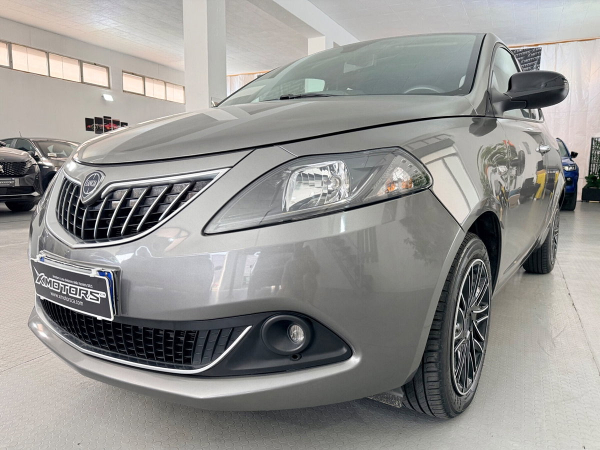 Lancia Ypsilon 1.0 FireFly 5 porte S&S Hybrid Gold Plus (11)