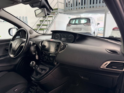 Lancia Ypsilon 1.0 FireFly 5 porte S&S Hybrid Gold Plus (18)