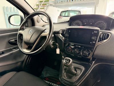 Lancia Ypsilon 1.0 FireFly 5 porte S&S Hybrid Gold Plus (19)