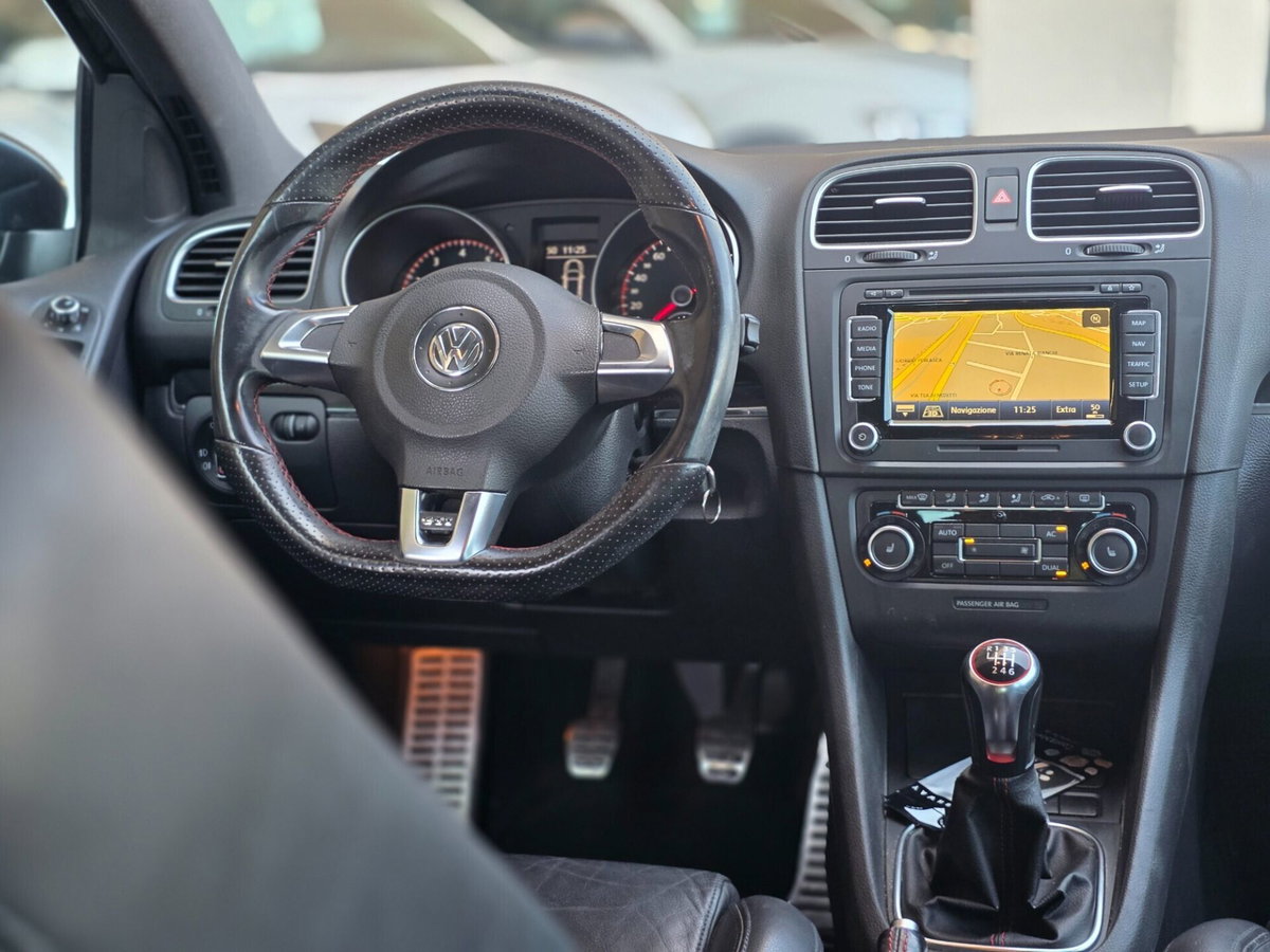 Volkswagen Golf 2.0 TSI 5p. GTI (9)