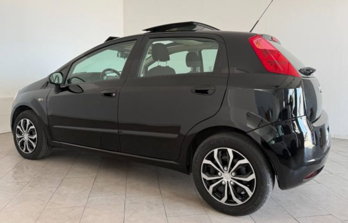 Fiat Grande Punto 1.4 GPL 5 porte Dynamic (9)