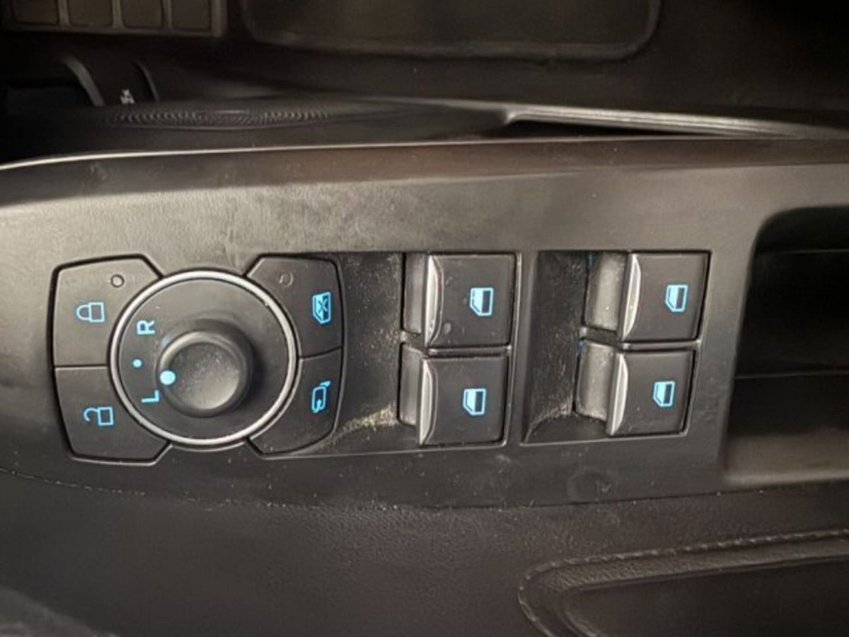 Ford Focus Station Wagon 1.0 EcoBoost Hybrid 155 CV SW ST-Line (14)