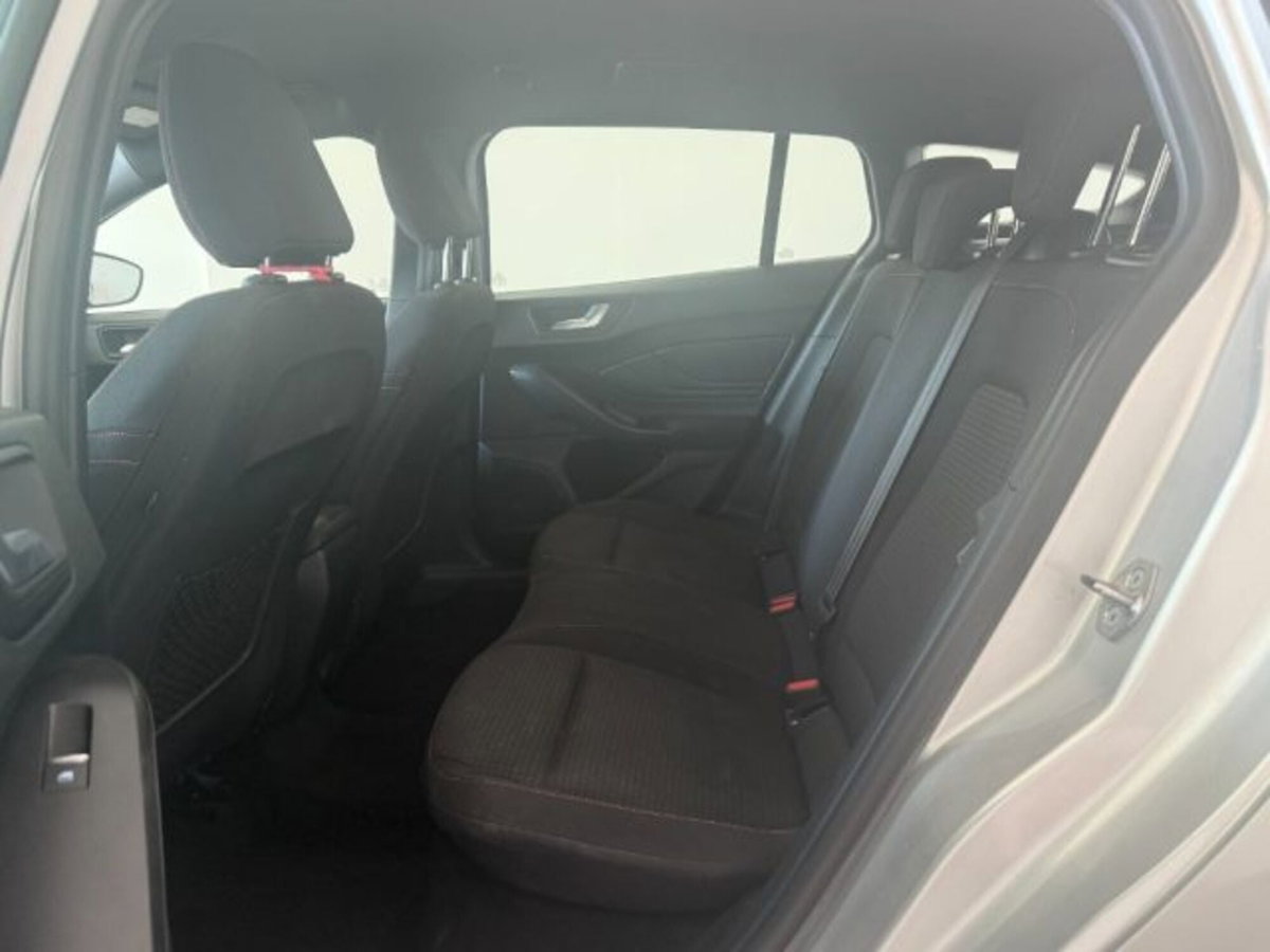 Ford Focus Station Wagon 1.0 EcoBoost Hybrid 155 CV SW ST-Line (18)