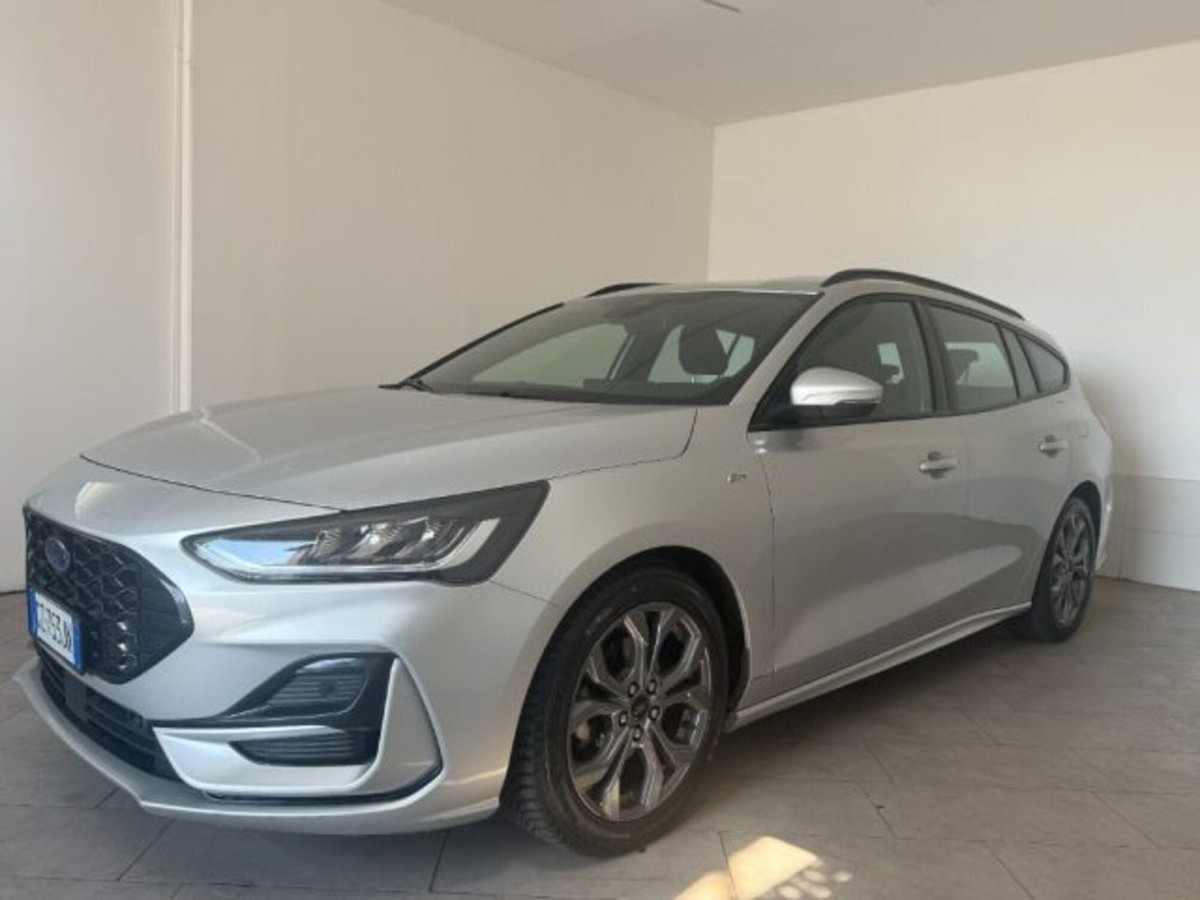 Ford Focus Station Wagon 1.0 EcoBoost Hybrid 155 CV SW ST-Line (3)