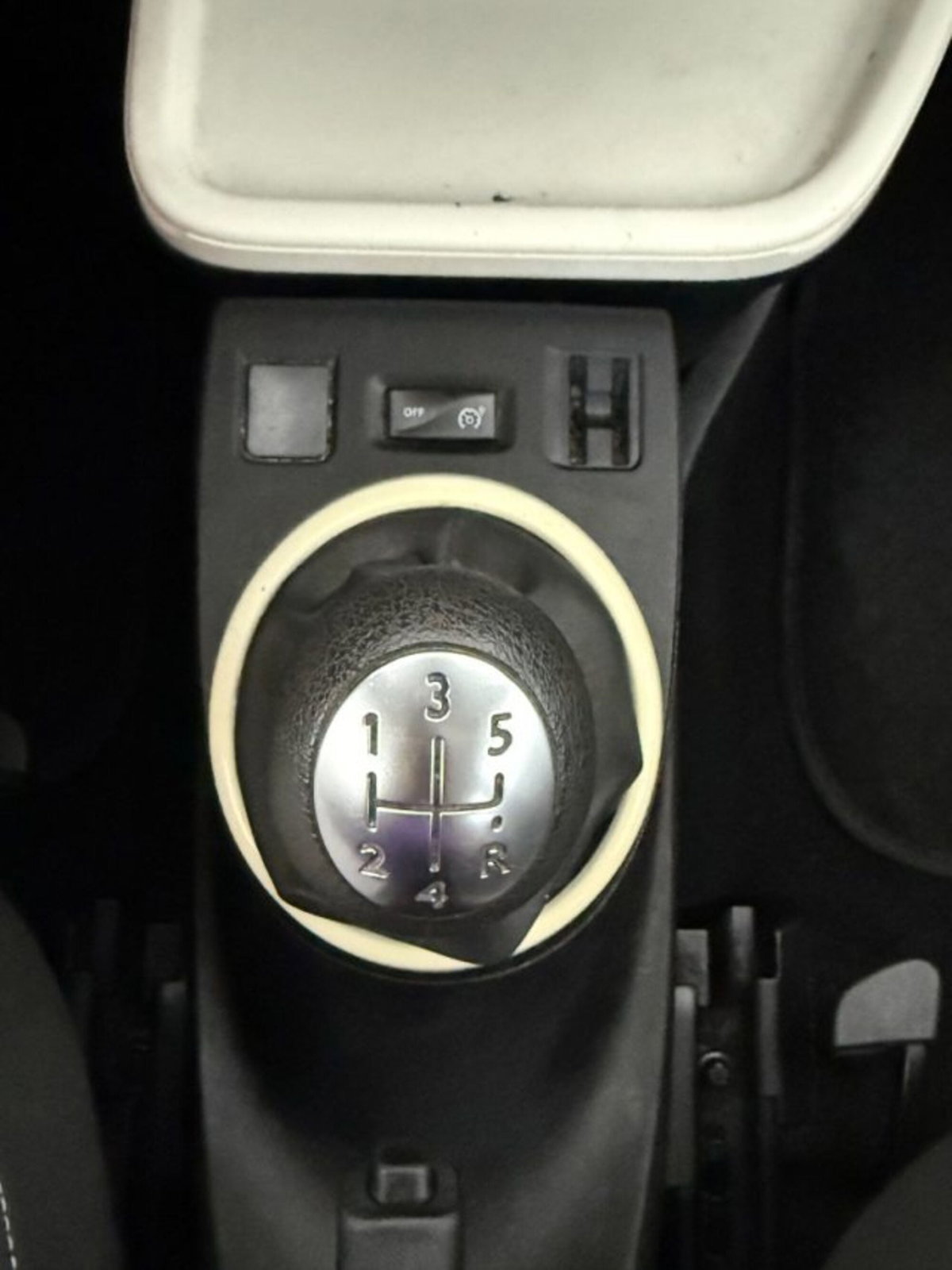 Renault Twingo 1.0 SCe Wave (13)