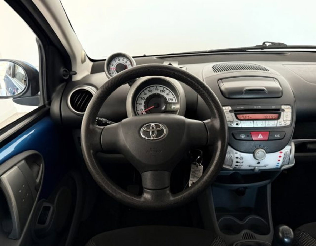 Toyota Aygo 1.0 12V VVT-i 5 porte (13)