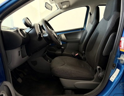Toyota Aygo 1.0 12V VVT-i 5 porte (8)