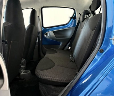 Toyota Aygo 1.0 12V VVT-i 5 porte (9)