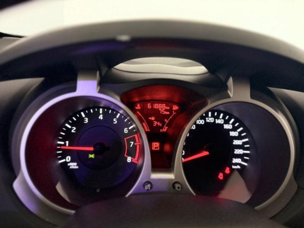 Nissan Juke 1.6 CVT Acenta (20)