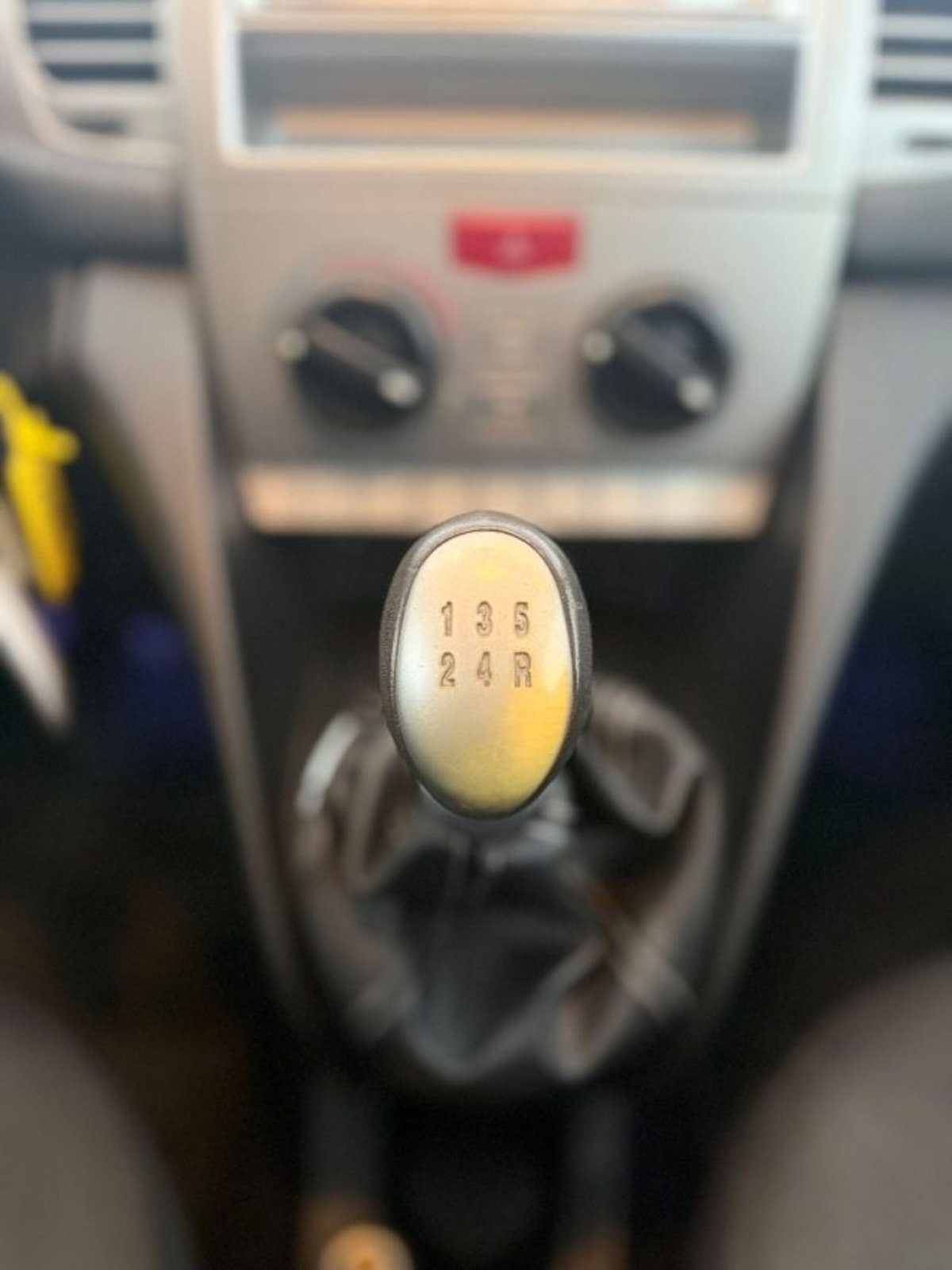 Lancia Ypsilon 1.2 69 CV Argento (15)