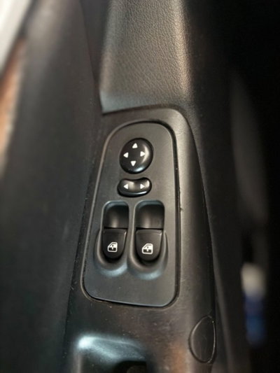Lancia Ypsilon 1.2 69 CV Argento (16)