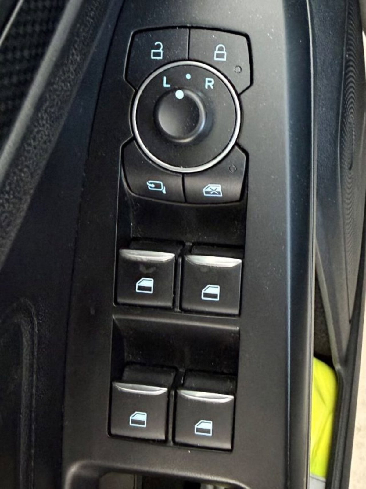 Ford Focus Station Wagon 1.0 EcoBoost Hybrid 155 CV SW ST-Line (18)
