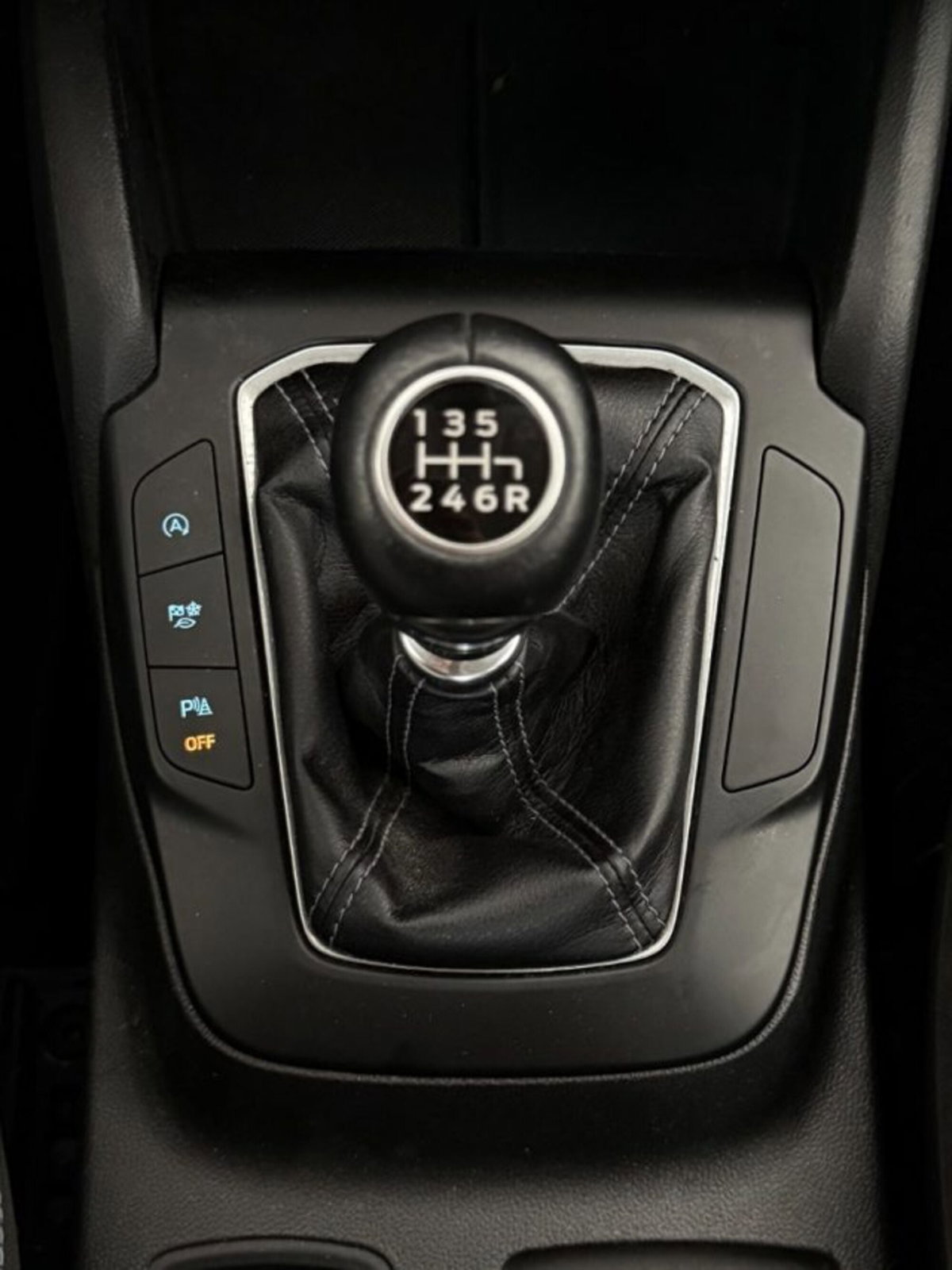 Ford Focus 1.0 EcoBoost Hybrid 125 CV Powershift 5p. Active X (14)