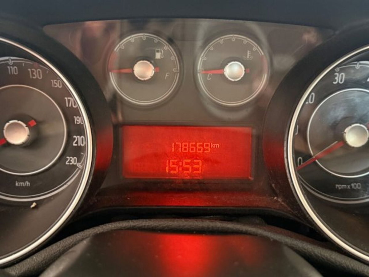 Fiat Punto Evo 1.3 Mjt 75 CV 5 porte Active (7)