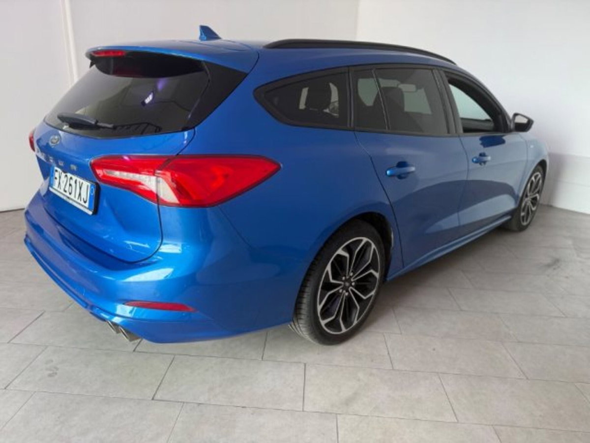Ford Focus Station Wagon 1.0 EcoBoost 125 CV automatico SW ST-Line (11)