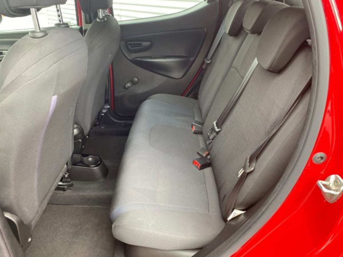 Lancia Ypsilon 1.2 69 CV 5 porte GPL Ecochic Platinum (10)