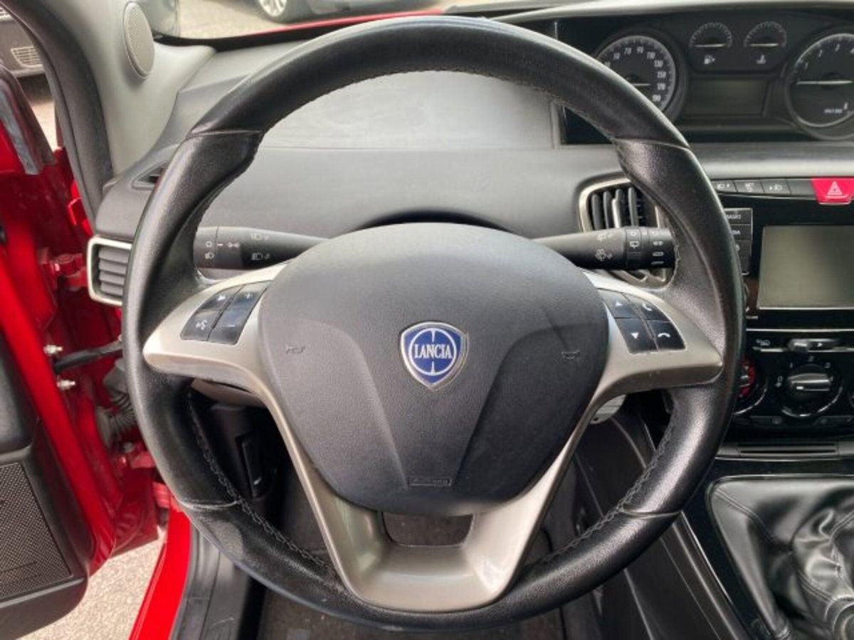 Lancia Ypsilon 1.2 69 CV 5 porte GPL Ecochic Platinum (11)
