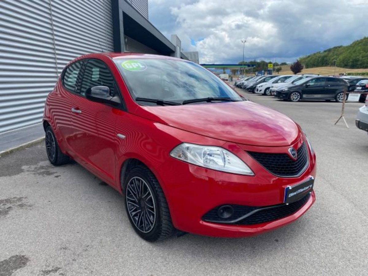 Lancia Ypsilon 1.2 69 CV 5 porte GPL Ecochic Platinum (3)