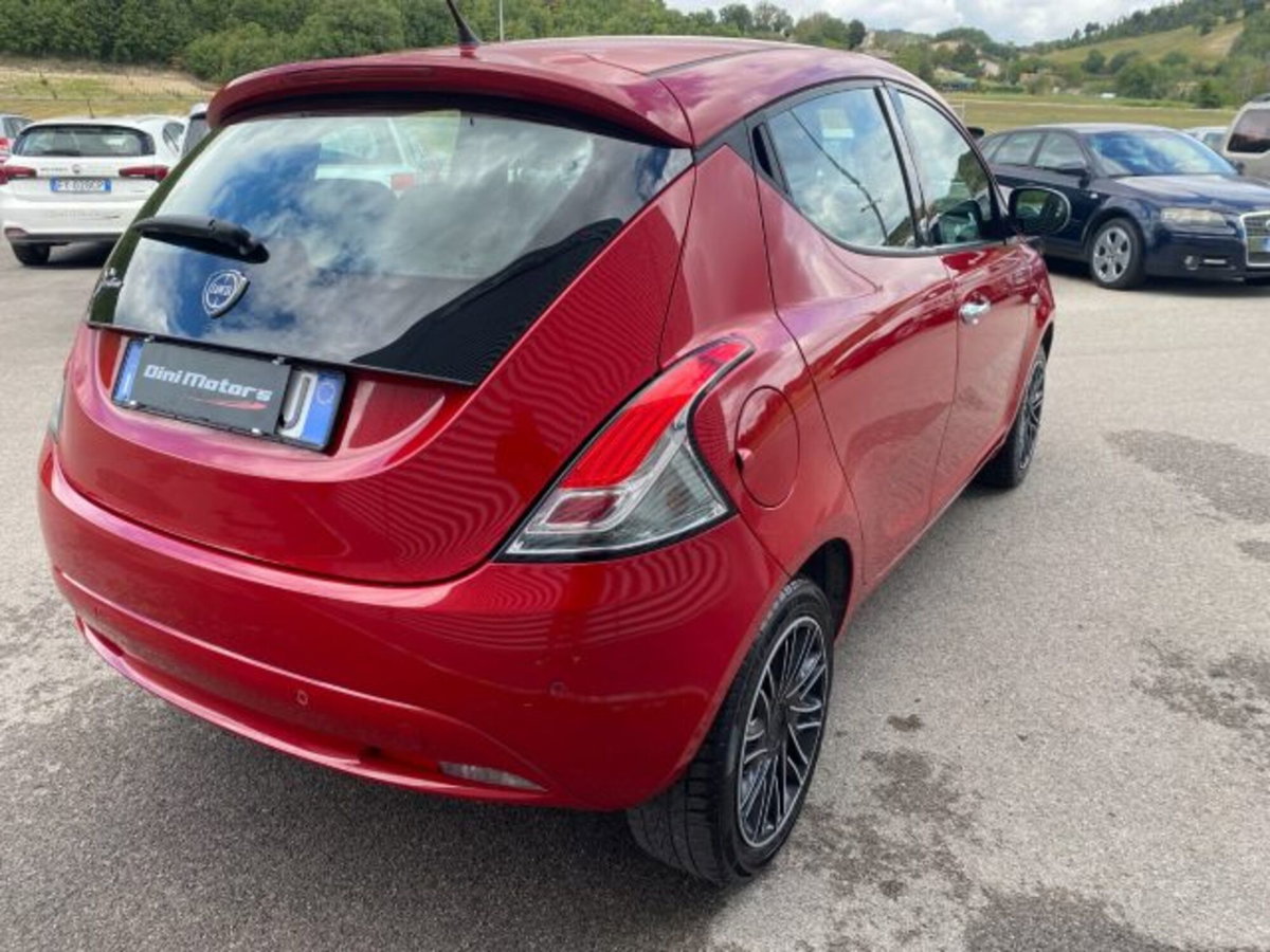 Lancia Ypsilon 1.2 69 CV 5 porte GPL Ecochic Platinum (5)