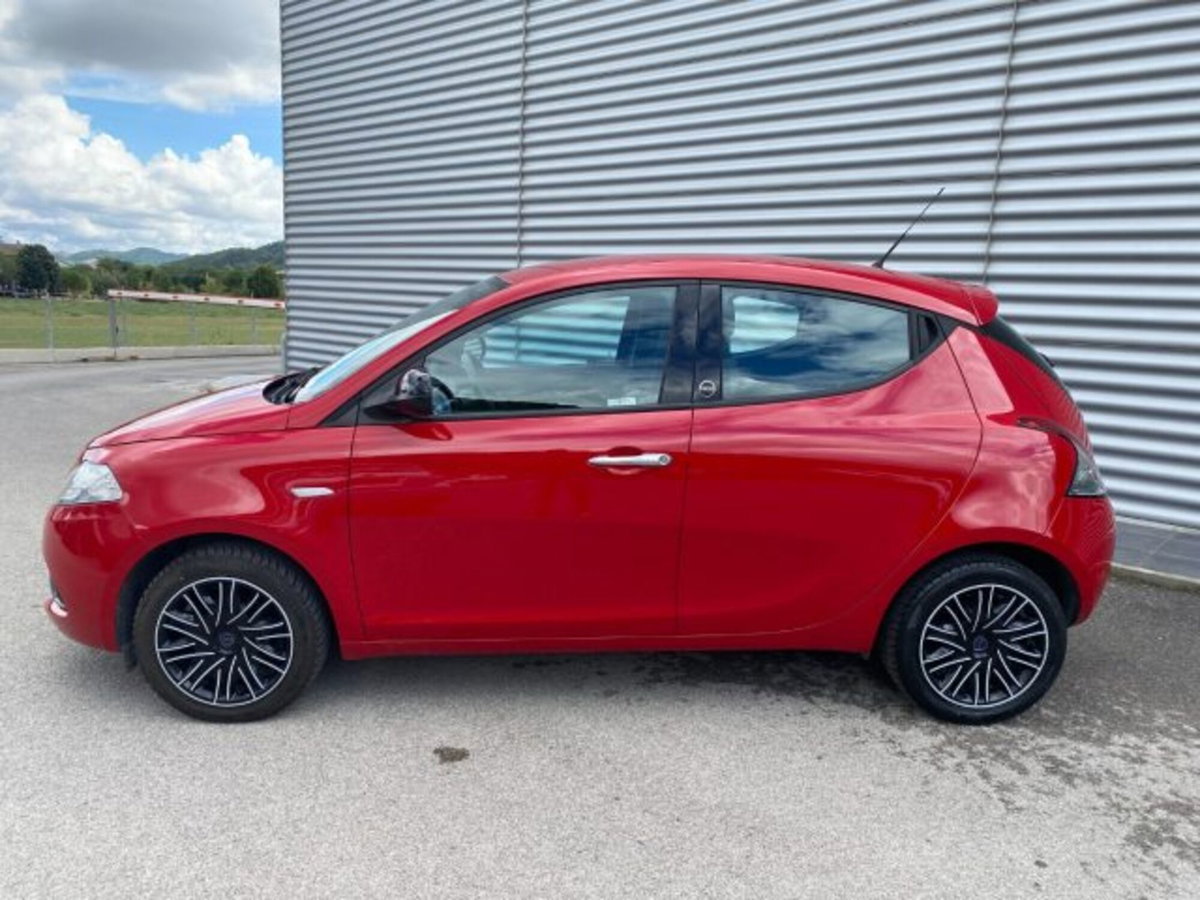 Lancia Ypsilon 1.2 69 CV 5 porte GPL Ecochic Platinum (8)