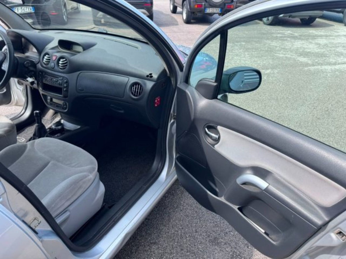 Citroen C3 1.4 HDi 70CV Elegance (15)