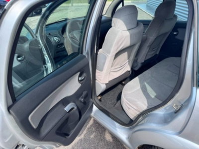 Citroen C3 1.4 HDi 70CV Elegance (17)