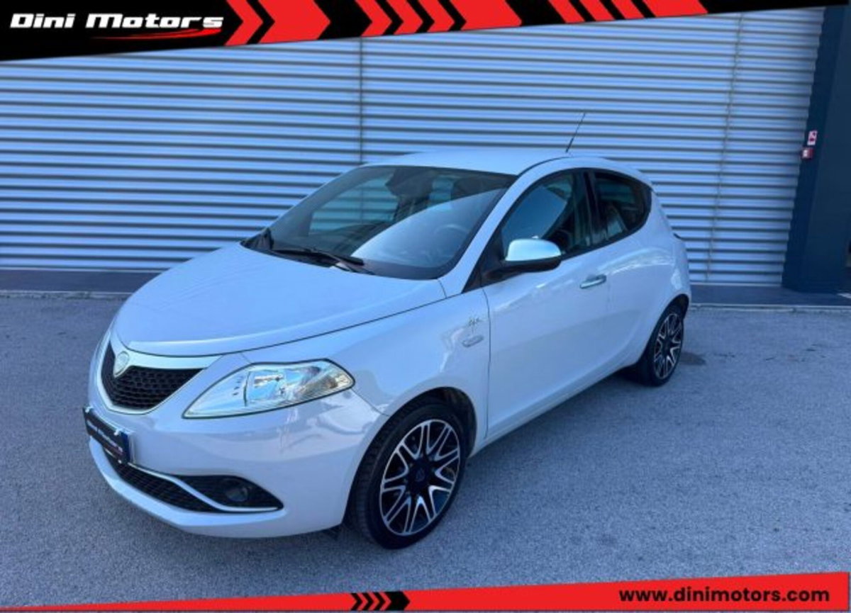 Lancia Ypsilon 1.2 69 CV 5 porte Gold
