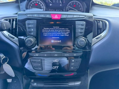 Lancia Ypsilon 1.2 69 CV 5 porte Gold (11)
