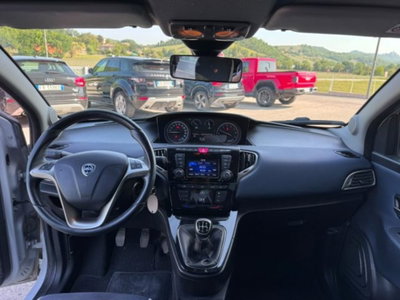 Lancia Ypsilon 1.2 69 CV 5 porte Gold (12)