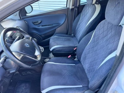 Lancia Ypsilon 1.2 69 CV 5 porte Gold (15)