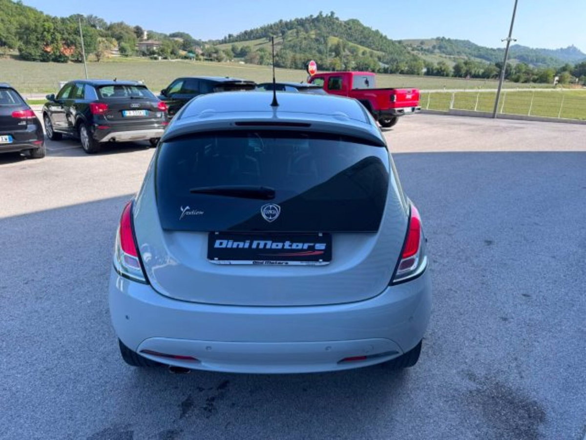 Lancia Ypsilon 1.2 69 CV 5 porte Gold (6)