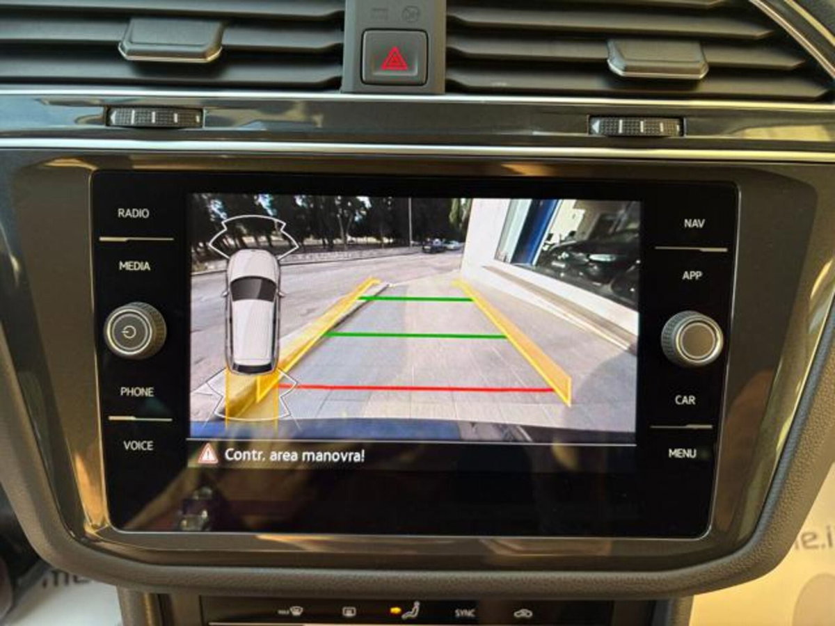 Volkswagen Tiguan 2.0 TDI 150 CV SCR DSG 4MOTION Elegance (17)