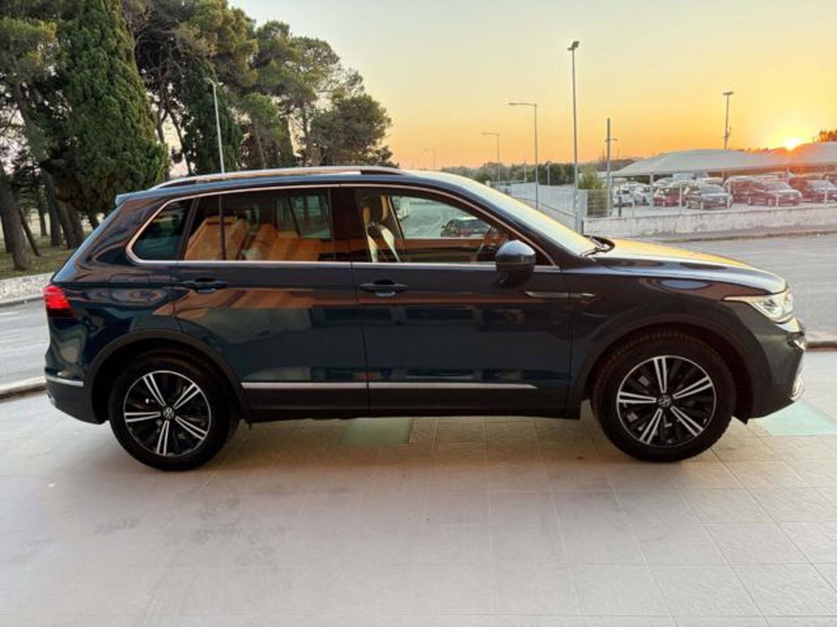 Volkswagen Tiguan 2.0 TDI 150 CV SCR DSG 4MOTION Elegance (4)