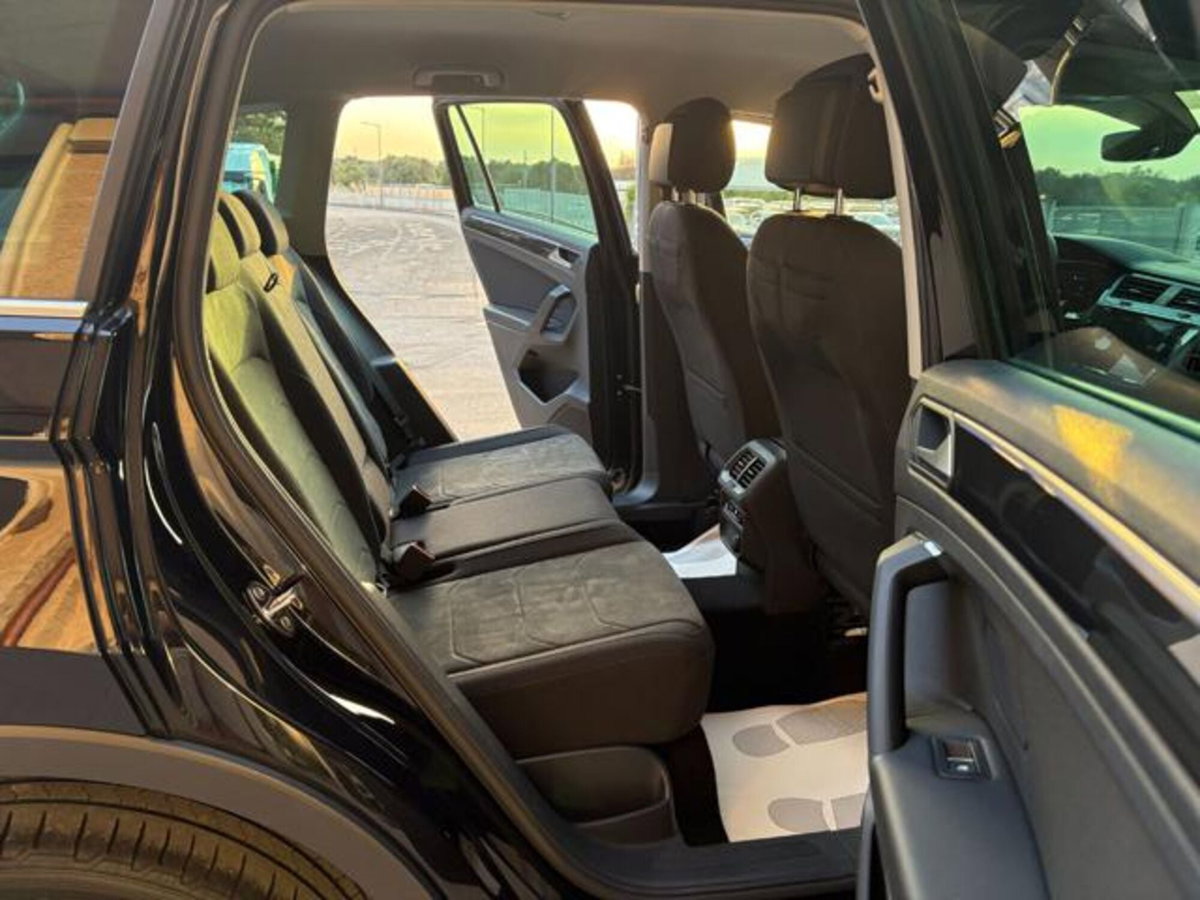 Volkswagen Tiguan 2.0 TDI 150 CV SCR DSG 4MOTION Elegance (11)