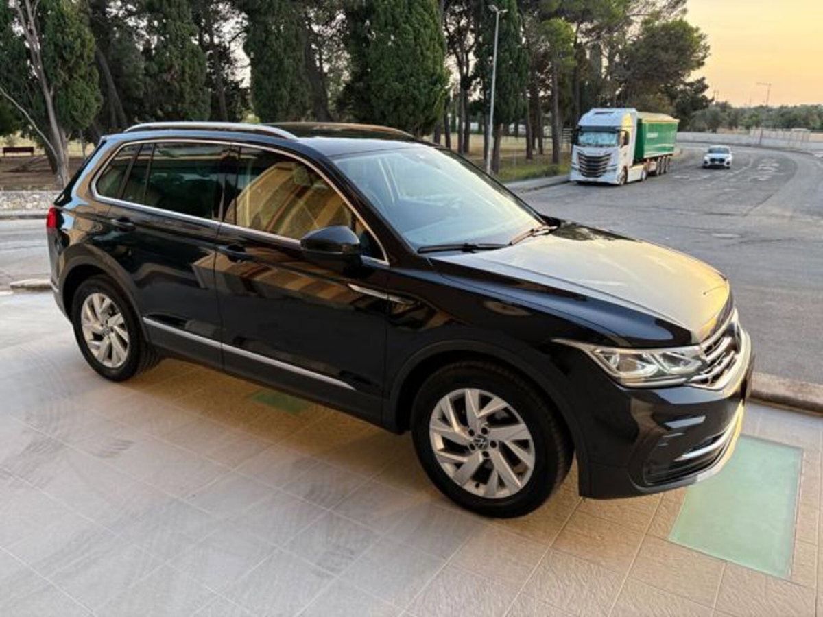 Volkswagen Tiguan 2.0 TDI 150 CV SCR DSG 4MOTION Elegance (3)