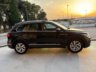 Volkswagen Tiguan 2.0 TDI 150 CV SCR DSG 4MOTION Elegance (4)