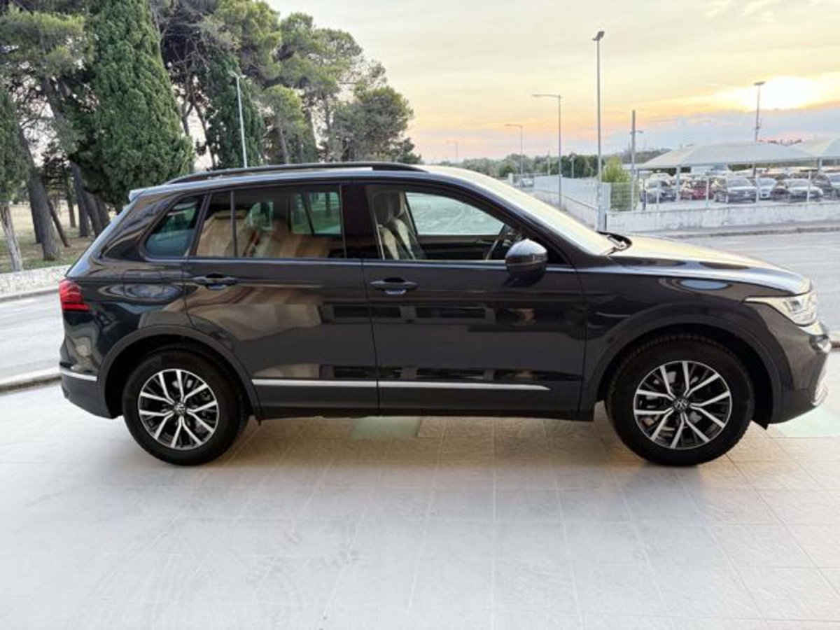 Volkswagen Tiguan 2.0 TDI 150 CV SCR DSG 4MOTION Life (4)