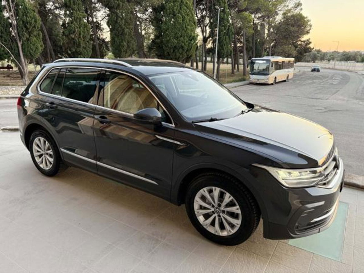 Volkswagen Tiguan 2.0 TDI 150 CV SCR DSG 4MOTION Life (3)