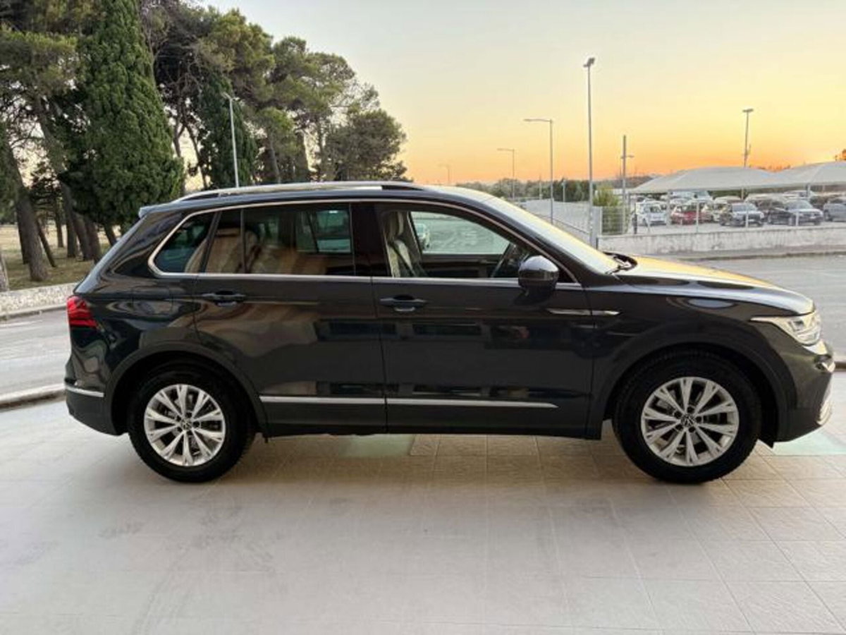 Volkswagen Tiguan 2.0 TDI 150 CV SCR DSG 4MOTION Life (4)