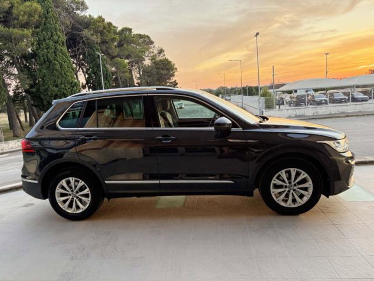 Volkswagen Tiguan 2.0 TDI 150 CV SCR DSG 4MOTION Life (4)