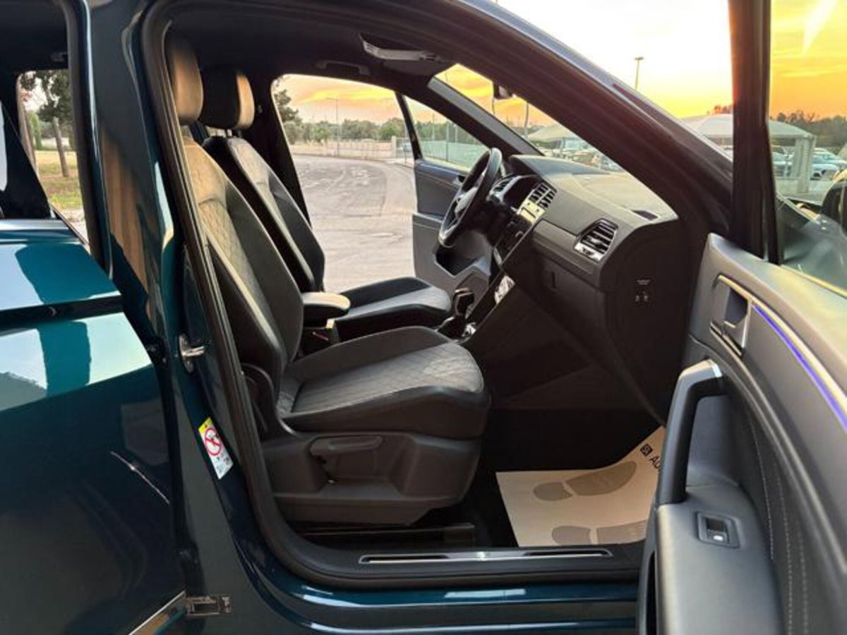 Volkswagen Tiguan 2.0 TDI 150 CV SCR DSG 4MOTION R-Line (9)