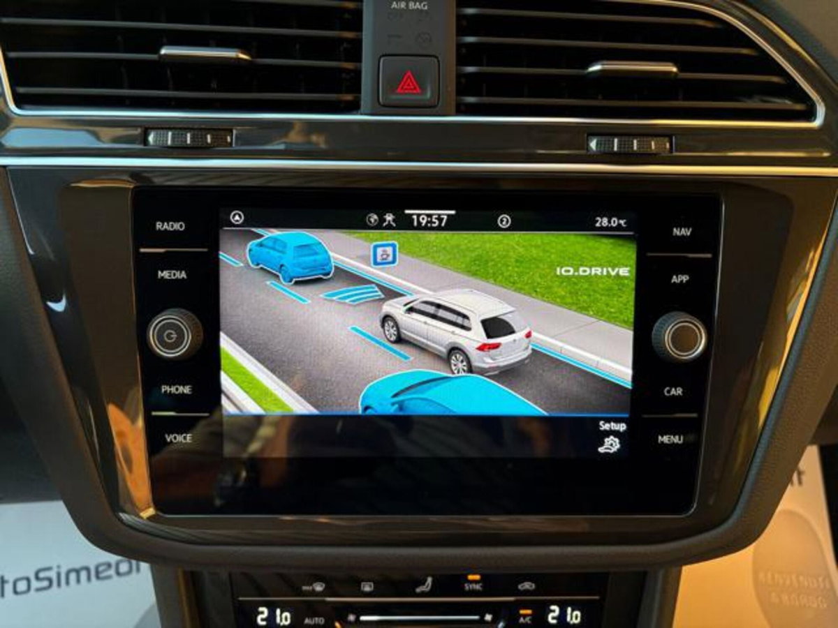 Volkswagen Tiguan 2.0 TDI 150 CV SCR DSG 4MOTION Life (16)