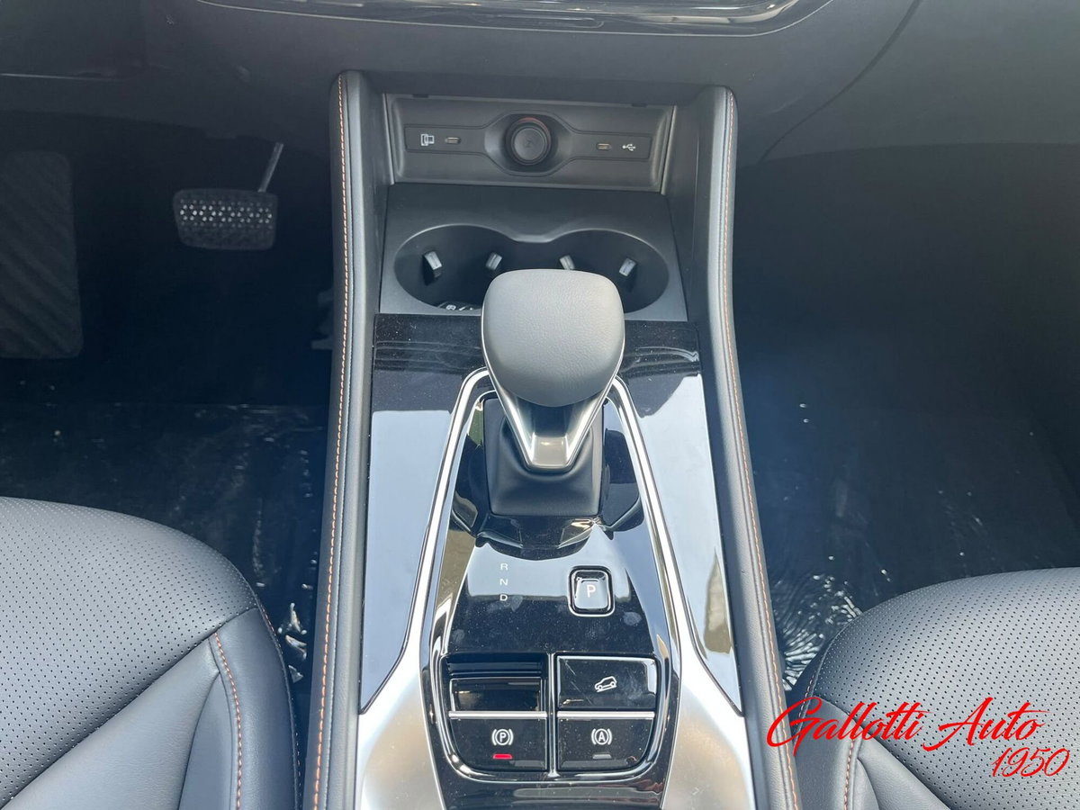 Mg HS 1.5 hybrid+ Luxury auto (13)